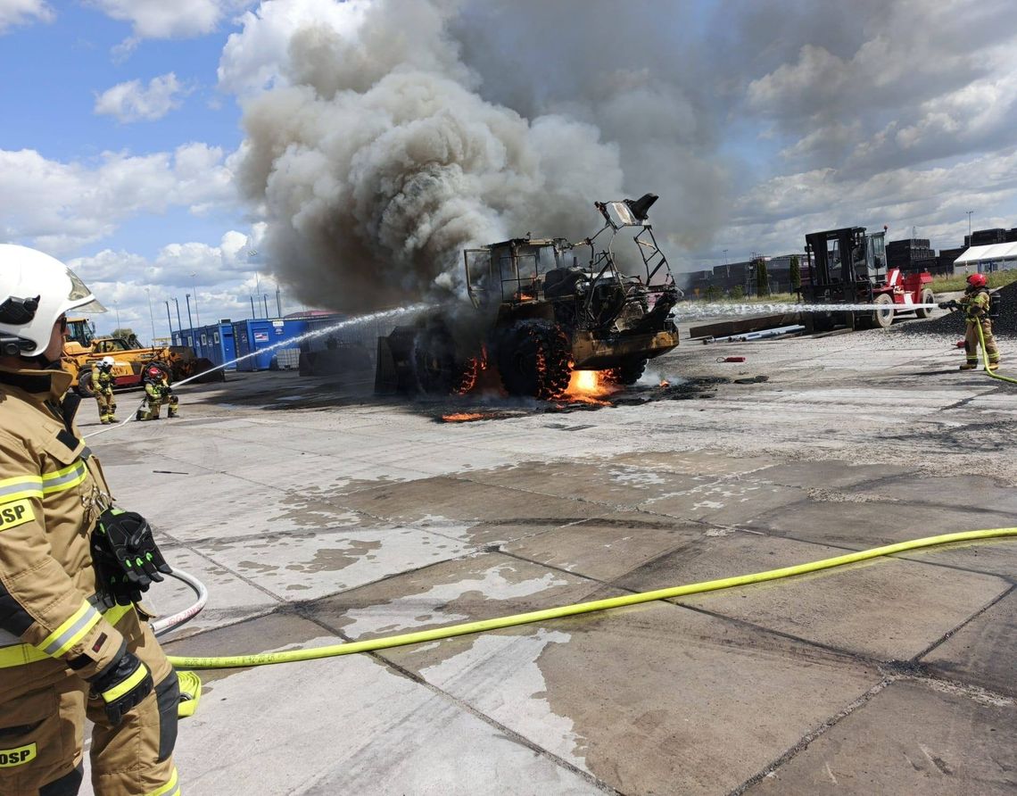 Pożar ładowarki na stacji Zamość-Bortatycze.