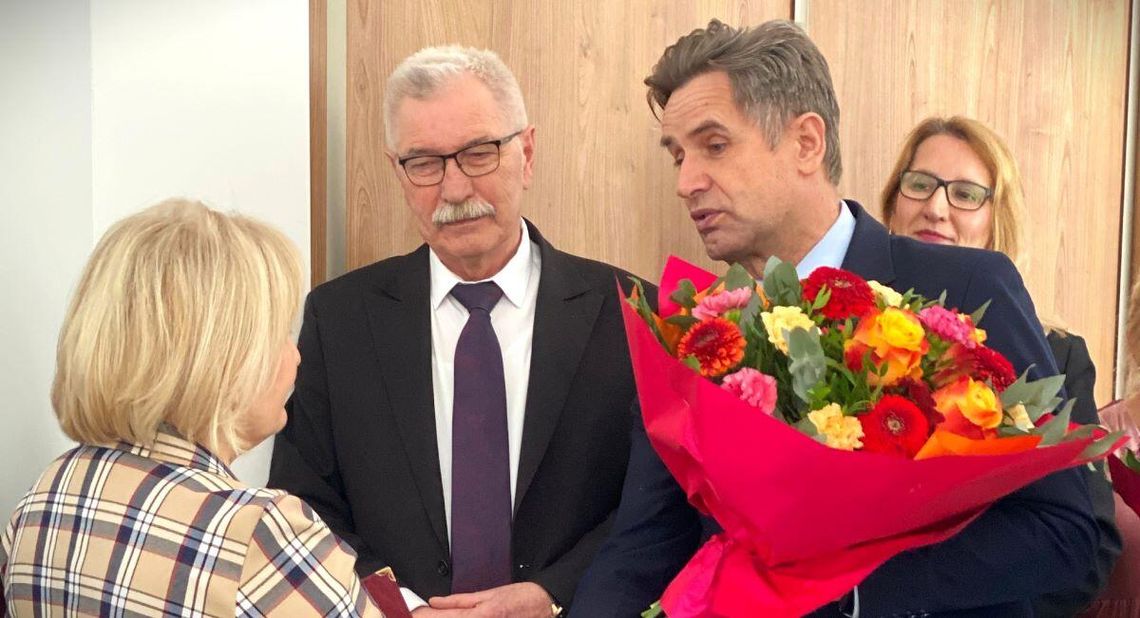 Pożegnanie pielęgniarki naczelnej szpitala w Szczebrzeszynie. Po ponad 40 latach pracy odchodzi na emeryturę