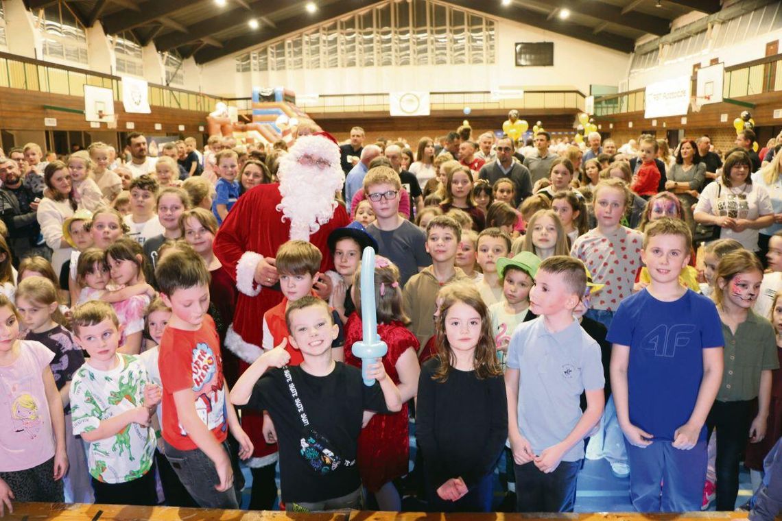 Tegoroczna choinka firmowa RST Roztocze, zorganizowana przez Fundację Parasol Roztocza, po raz kolejny pokazała, że to coś znacznie więcej niż firmowa impreza.
