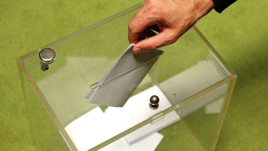 Komitety wyborcze już szukają chętnych do pracy podczas głosowania 18 maja.