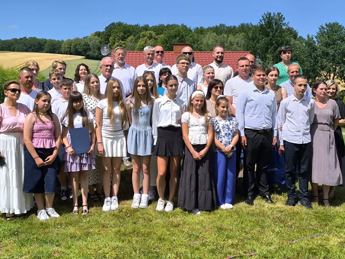 Rachanie: Fundacja „Falków” ponownie nagrodziła najzdolniejszych uczniów Fundacja "Falków" po raz kolejny wręczyła stypendia zdolnym uczniom z gminy Rachanie.