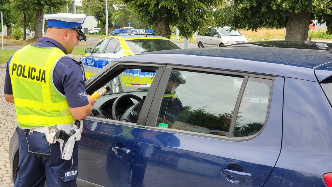 Raport z Zamojszczyzny. Pijani kierowcy tracą pojazdy. Czasami jedna osoba ma zatrzymanych kilka samochodów Sąd może orzec przepadek samochodu, jeśli kierowca miał we krwi ponad 1,5 promila alkoholu.