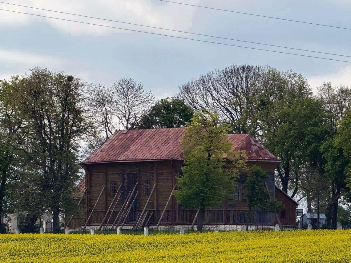 Kościół w Dubie został wybudowany w latach 1778-1779.