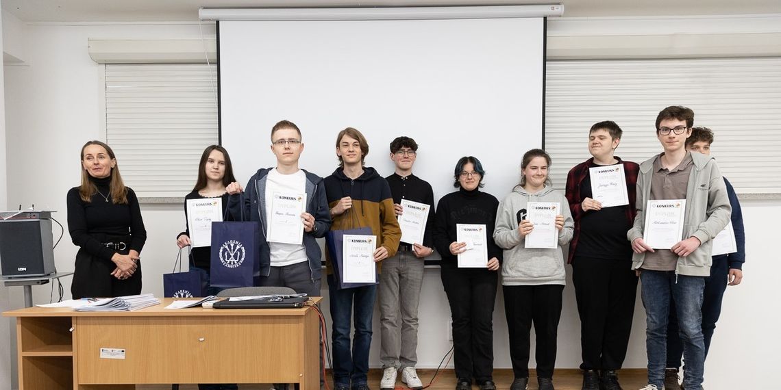 Laureaci Walentynkowo-Patrykowego Konkursu z Gramatyki Języka Angielskiego.