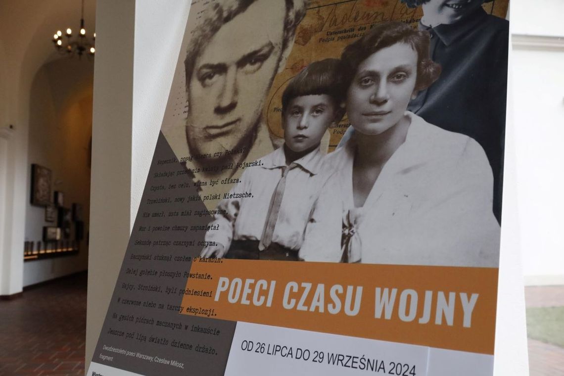 Z okazji 80. rocznicy wybuchu Powstania Warszawskiego Muzeum Zamojskie w Zamościu zaprasza na wystawę „Poeci czasu wojny”.