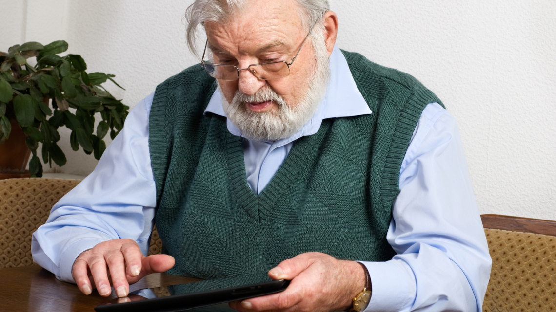 Emeryci, których świadczenia mieszczą się w przedziale 2700-2900 zł brutto, w przyszłym roku zyskają dodatkowo 4400 zł.