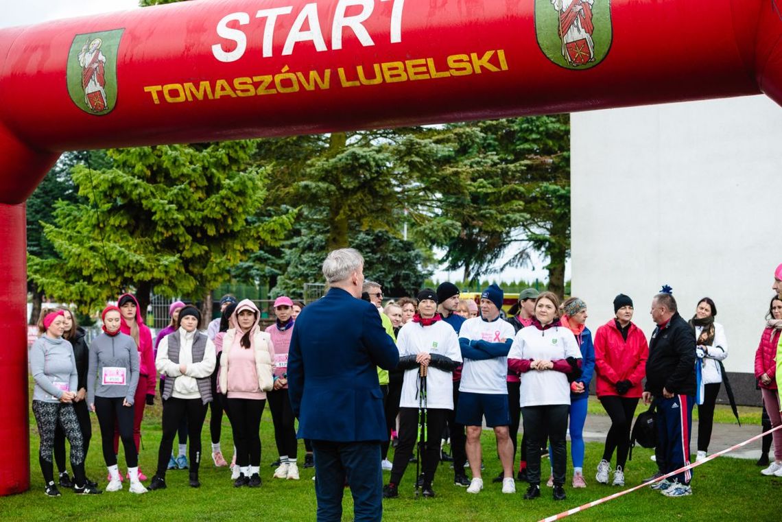 Różowy Bieg Kobiet w Tomaszowie Lubelskim miał zwrócić uwagę na to, że profilaktyka ratuje życie.