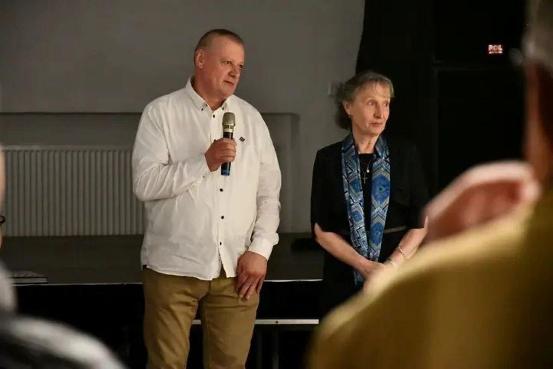 W Miejskim Domu Kultury w Szczebrzeszynie oglądać można niezwykle ciekawą wystawę „Roztocze w malarstwie Dariusza Króla”.