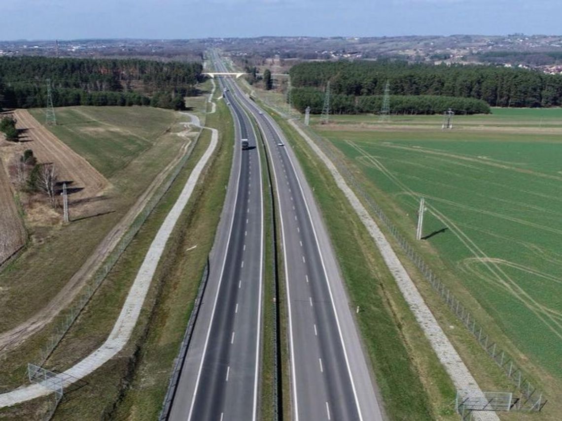 Od 1 lutego 2026 r. będzie więcej dróg płatnych w Polsce. Zmieni się też wysokość stawek opłaty elektronicznej w systemie e-TOLL.