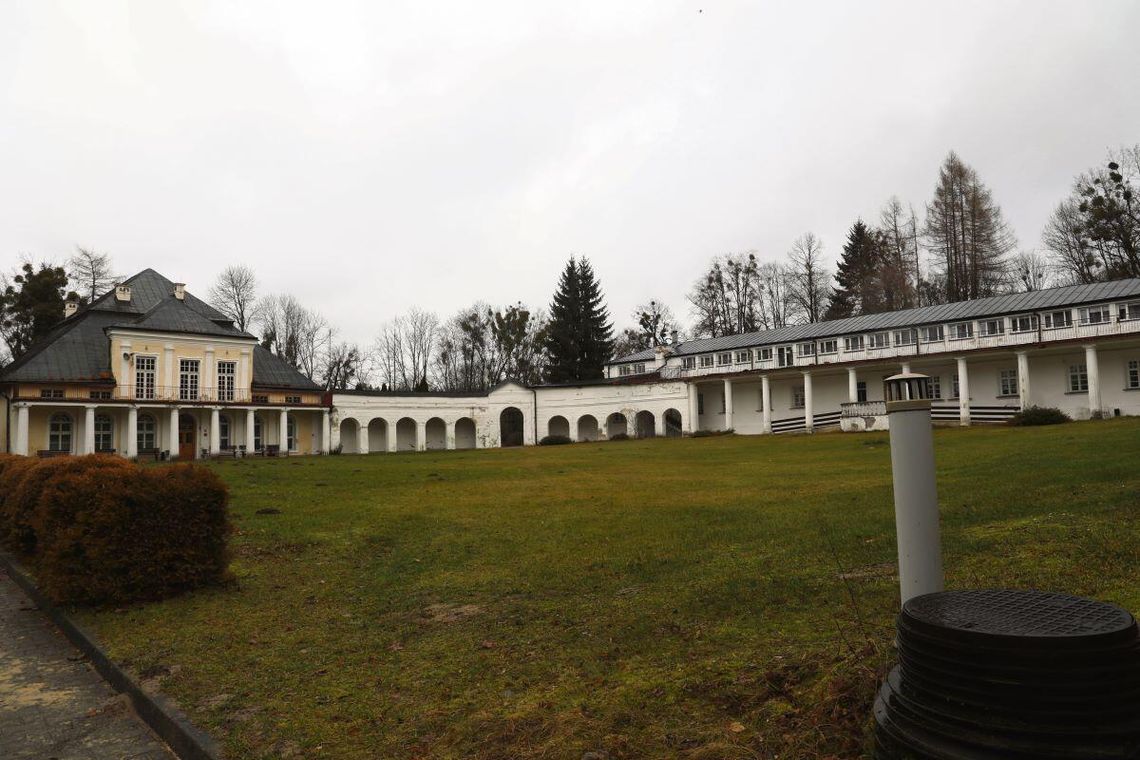 Warta 22,6 mln zł umowa dotyczy przebudowy, remontu i zmiany sposobu użytkowania zespołu pałacowo-parkowego w Krasnobrodzie. Fot. UM Krasnobród