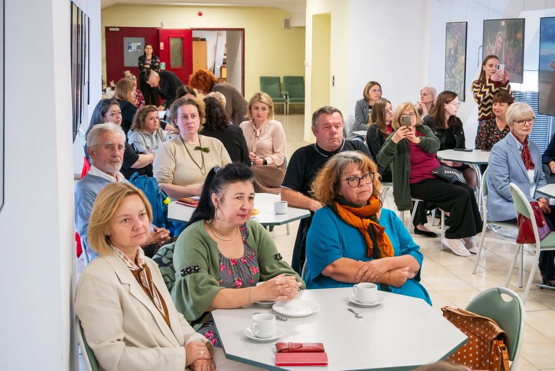Seminarium o twórczości ludowej Zamojszczyzny w Książnicy Zamojskiej Rozmawiali o kulturze ludowej Zamojszczyzny.