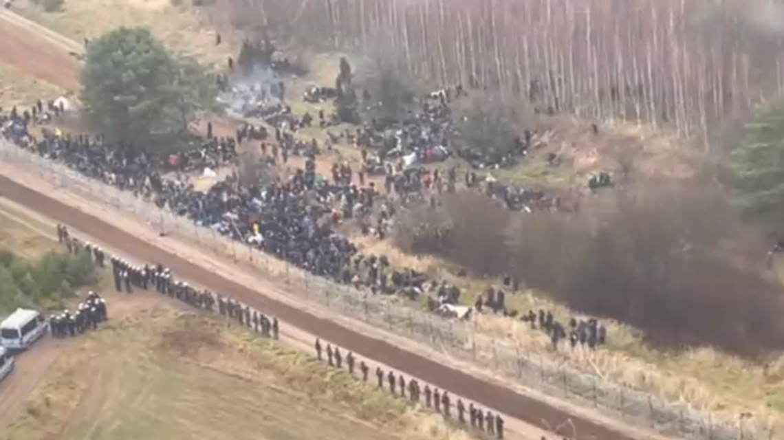 Setki migrantów przy polsko-białoruskiej granicy
