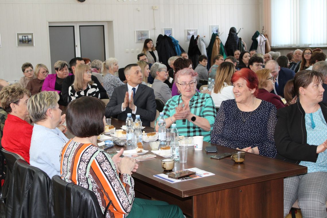 Spotkanie z sołtysami ze wszystkich gmin powiatu tomaszowskiego było wyrazem uznania dla ich codziennego wysiłku, inicjatyw podejmowanych w sołectwach oraz troski o sprawy mieszkańców.