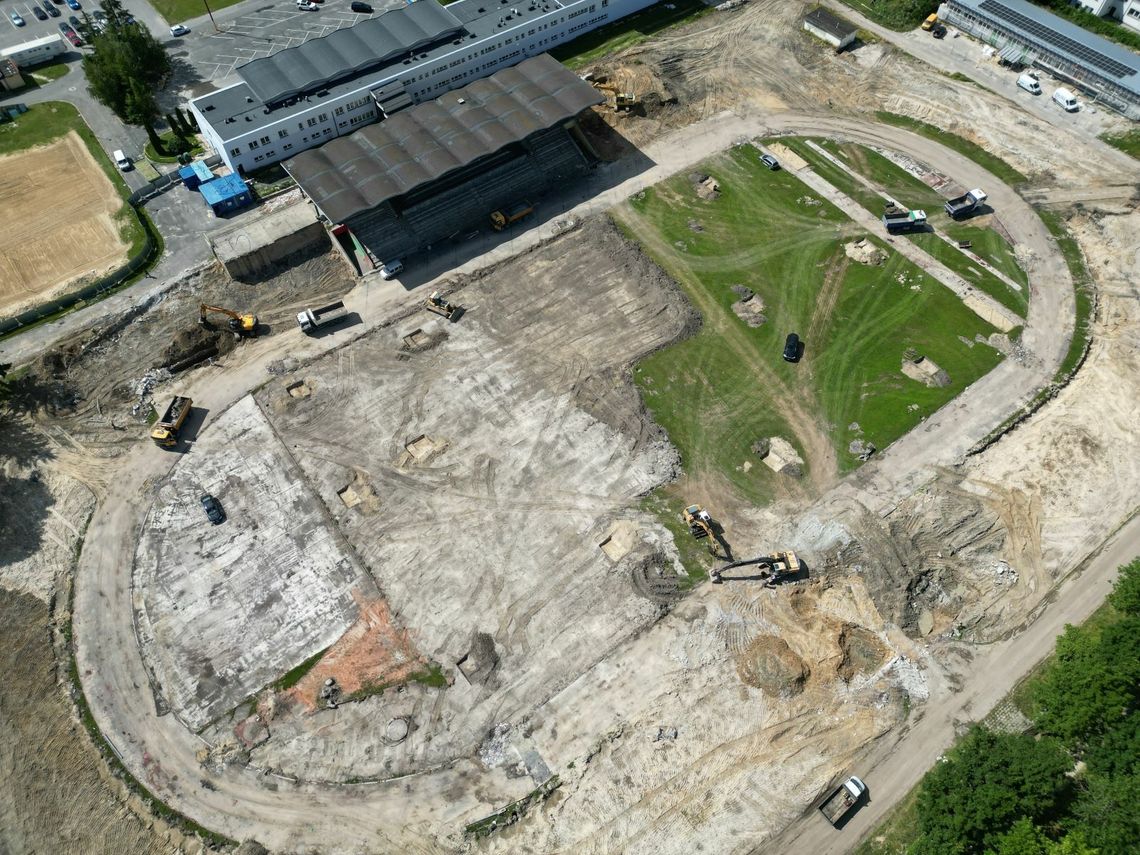 Remont stadionu w Zamościu. Zdjęcie wykonane z drona