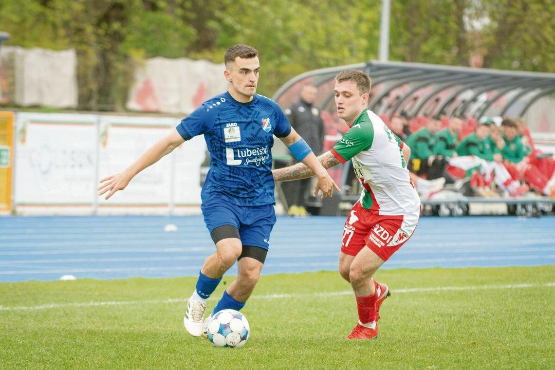 Piłkarski Puchar Polski: Start 1944 Krasnystaw wygrał z Bugiem Hanna 4:0 Trzy dni po pucharowym meczu z Bugiem Hanna Hubert Sałamacha zaprezentował się na zamojskim stadionie OSiR w spotkaniu o punkty w IV lidze. Start Krasnystaw przegrał z Hetmanem Zamość 1:2 (0:0), a wychowanek Omegi Stary Zamość rozegrał cały mecz. Fot. Kamil Gac