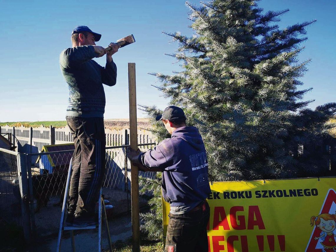 Stowarzyszenie prowadziło akcję „Bezpieczna Droga do Szkoły”, polegającą na montażu banerów ostrzegawczych, apelujących do kierowców o ostrożną jazdę.