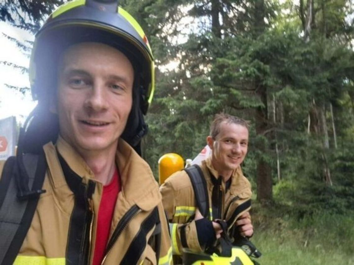 Strażacy z Duba zdobyli Śnieżnik w akcji dla dawców szpiku Strażacy z Duba pokonali trasę na Śnieżnik. Fot. UG Komarów-Osada
