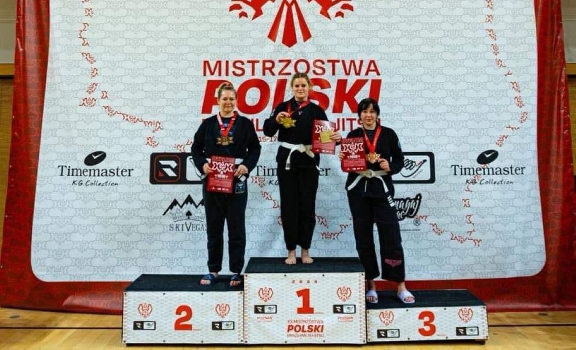 Studentka pielęgniarstwa Akademii Zamojskiej Wiktoria Bosiak wywalczyła brązowy medal Mistrzostw Polski w brazylijskim jiu-jitsu.