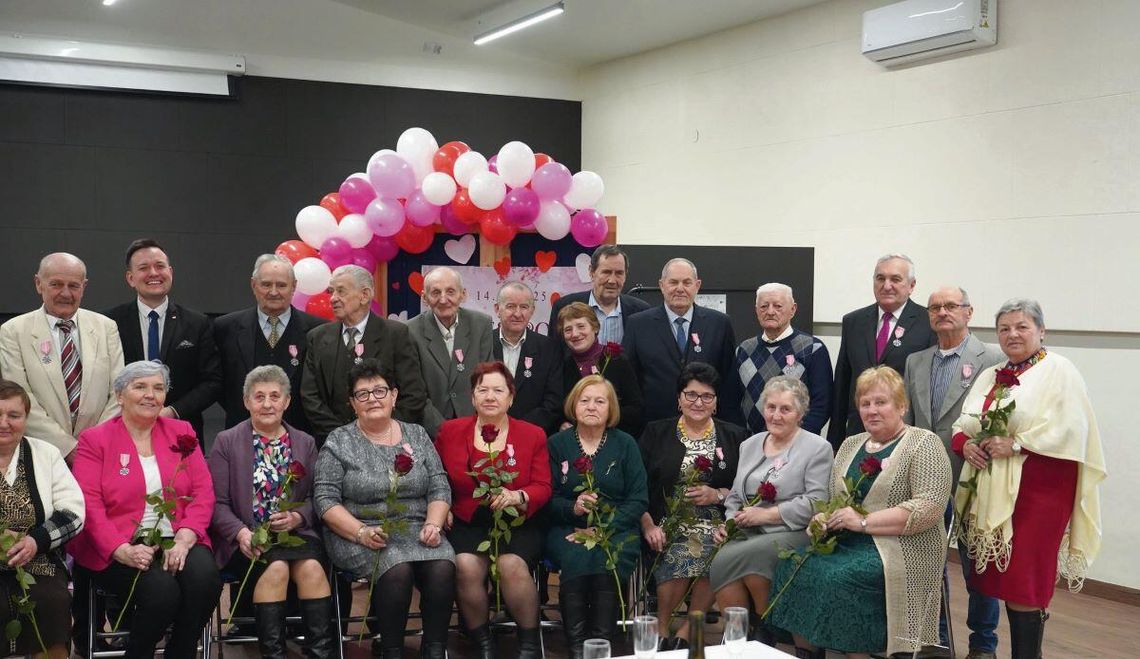 W tym roku złote gody w gminie Sułów świętuje 26 par małżeńskich.