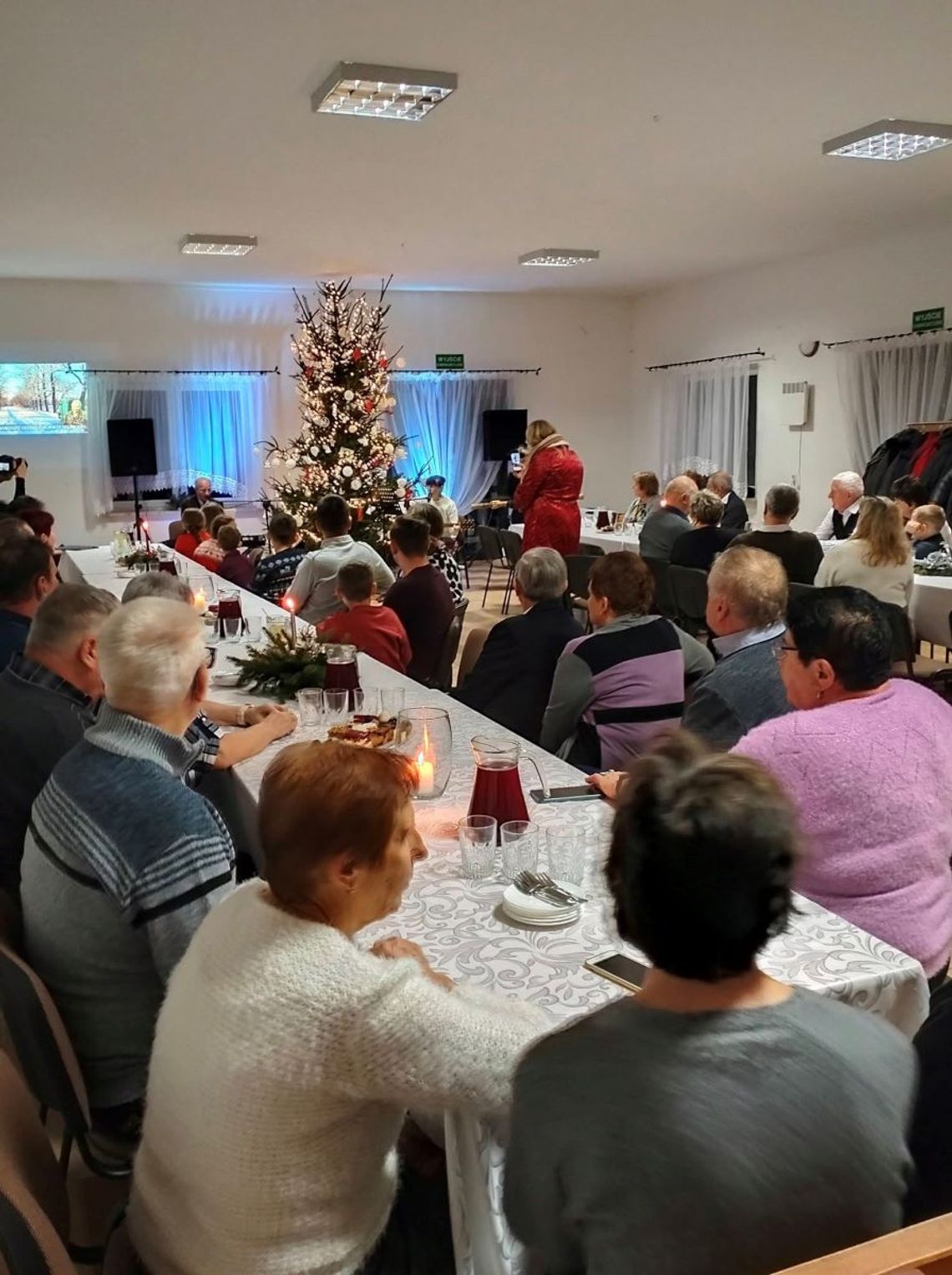 Sumin: Wspólne Kolędowanie "Jak dawniej bywało" W ramach współpracy ze Stowarzyszeniem im. Marianny Gumieli KGW Sumin zorganizowało "Wspólne Kolędowanie - Jak dawniej bywało" dla mieszkańców Sumina i okolic.