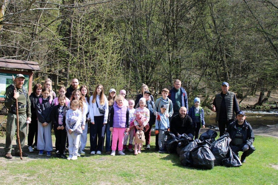 Klub Pływacki TSS Tomasovia po raz kolejny wziął udział w akcji „Czysta Rzeka”.
