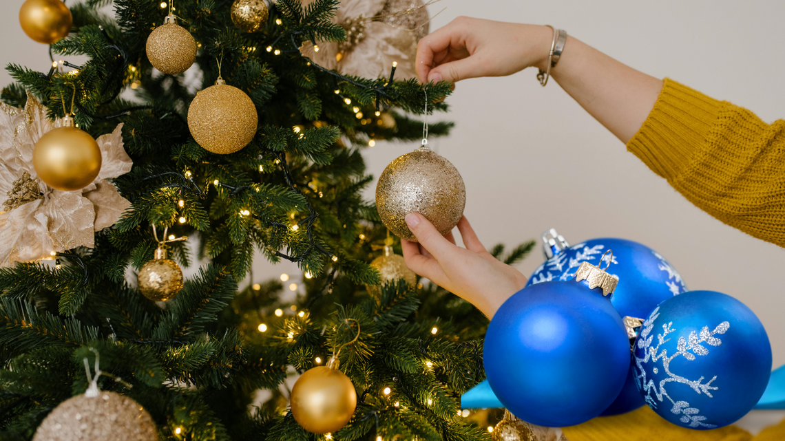 Świat polubił polskie bombki. Polacy kupują chińskie Polska jest jednym z największych eksporterów bombek na świecie.