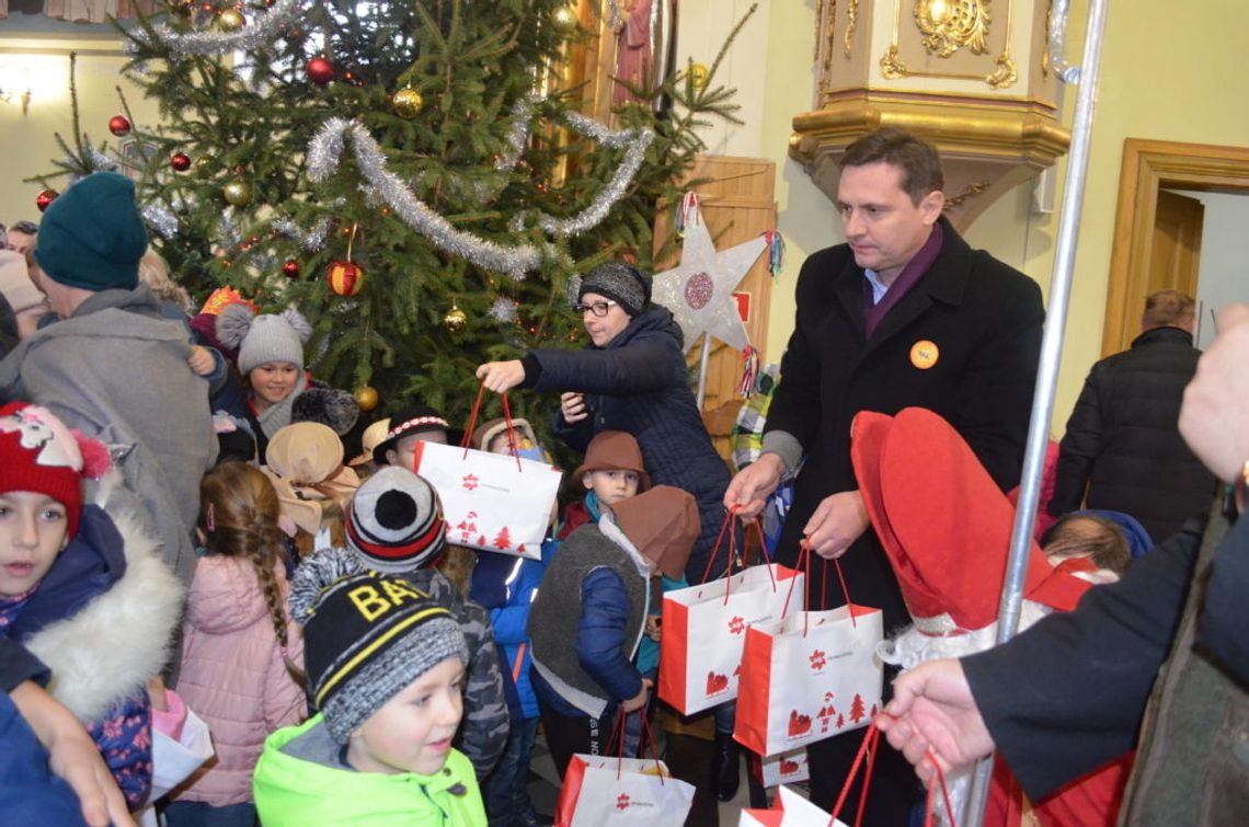 Świąteczne paczki powędrowały do dzieci w Tomaszowie Lubelskim i Tyszowcach