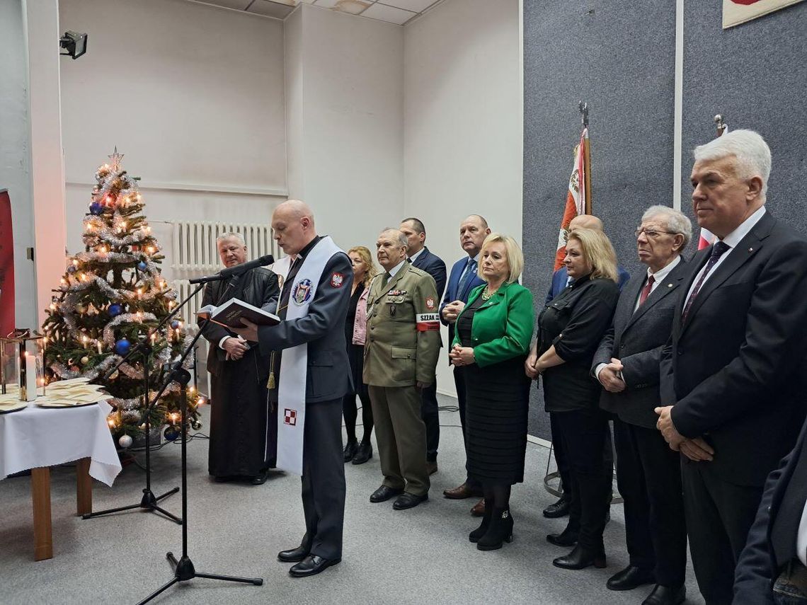 Światowy Związek Żołnierzy AK i Stowarzyszenie Rozwoju Lokalnego Zamojszczyzna na spotkaniu opłatkowym.
