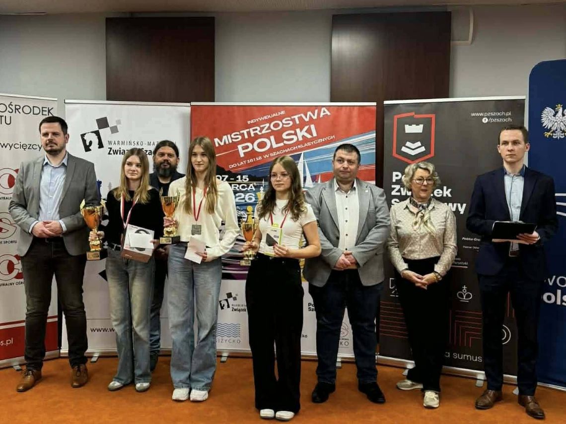 Emilia Sprzęczka, uczennica klasy 3a I LO w Tomaszowie Lubelskim, wywalczyła brązowy medal w grupie dziewcząt do lat 18 podczas Mistrzostw Polski Juniorów w Szachach Klasycznych w Giżycku.