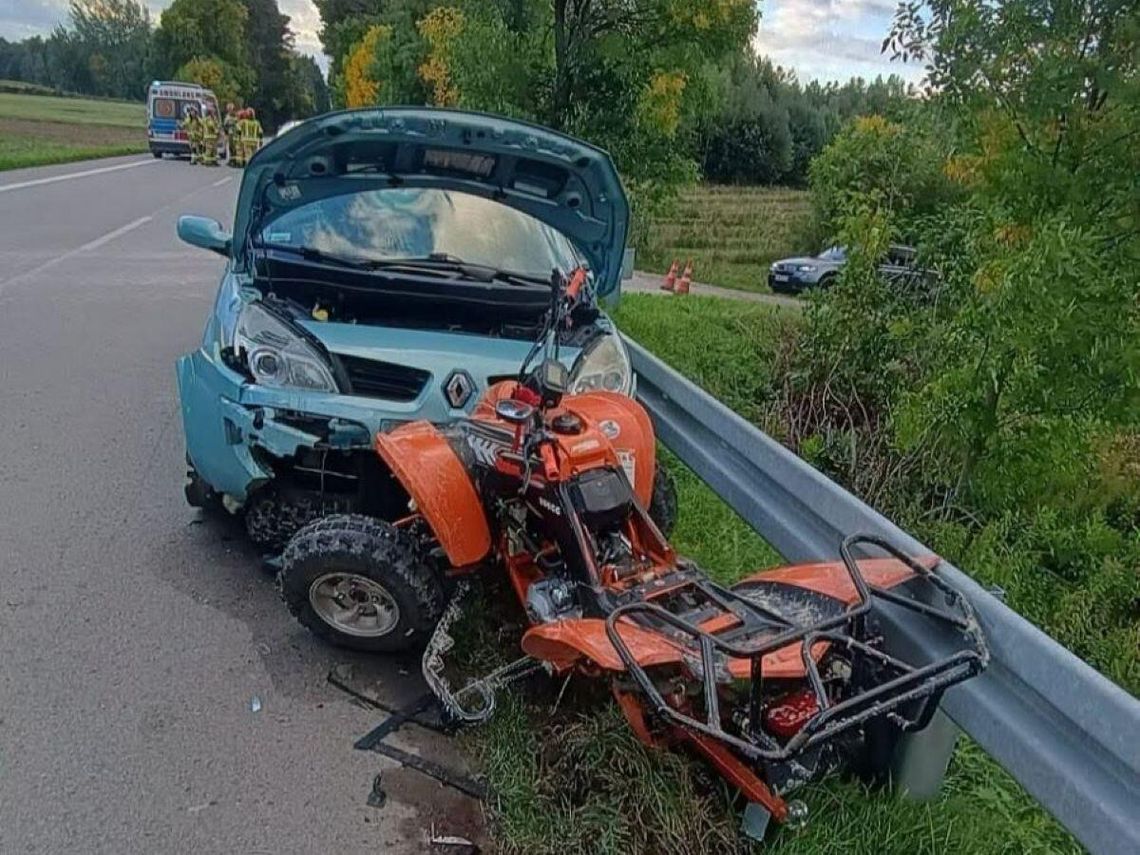 Szarowola: 12-latek zabrany śmigłowcem do szpitala po tym, jak Renault zderzyło się z quadem Wypadek z udziałem nastolatka na quadzie i osobówki w Szarowoli.