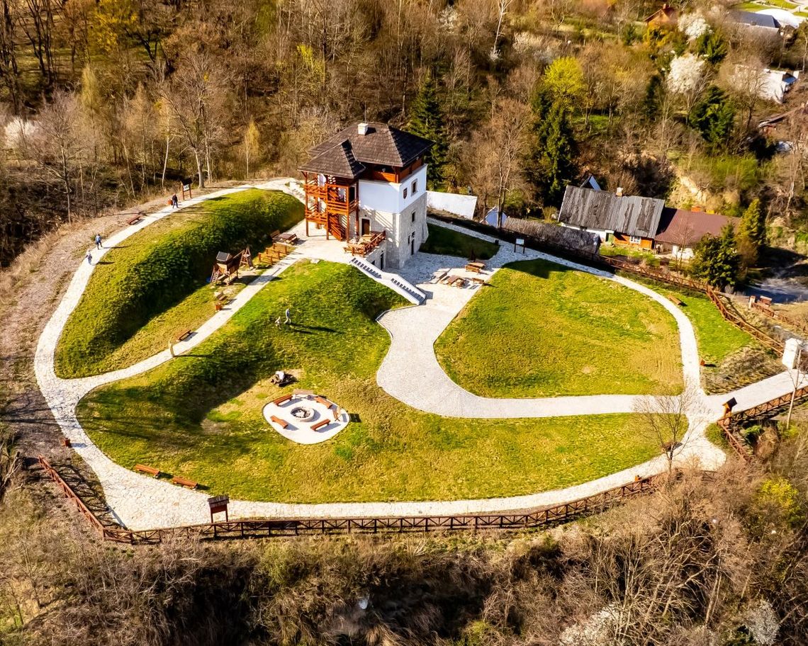 Szczebrzeszyn: Nowy dzierżawca zapłaci czynsz droższy o kilka tysięcy. Ale Kawiarnia na wzgórzu zostanie „Kawiarni na Wzgórzu” na wieży widokowej będzie otwarta od maja.