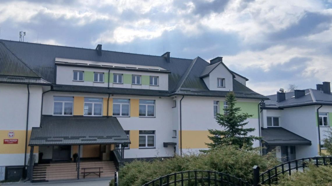 Szkoła w Łosińcu zebrała środki na defibrylator AED szybciej, niż planowano Szkoła Podstawowa im. Żołnierzy Armii Kraków w Łosińcu zakupi defibrylator AED.
