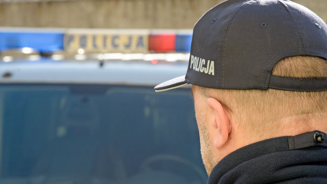Szokujące ustalenia śledczych. Martwy płód ukryty w zamrażarce Wstrząsające odkrycie w jednym z mieszkań: policjanci znaleźli w zamrażarce martwy płód. Sprawą zajmuje się prokuratura.