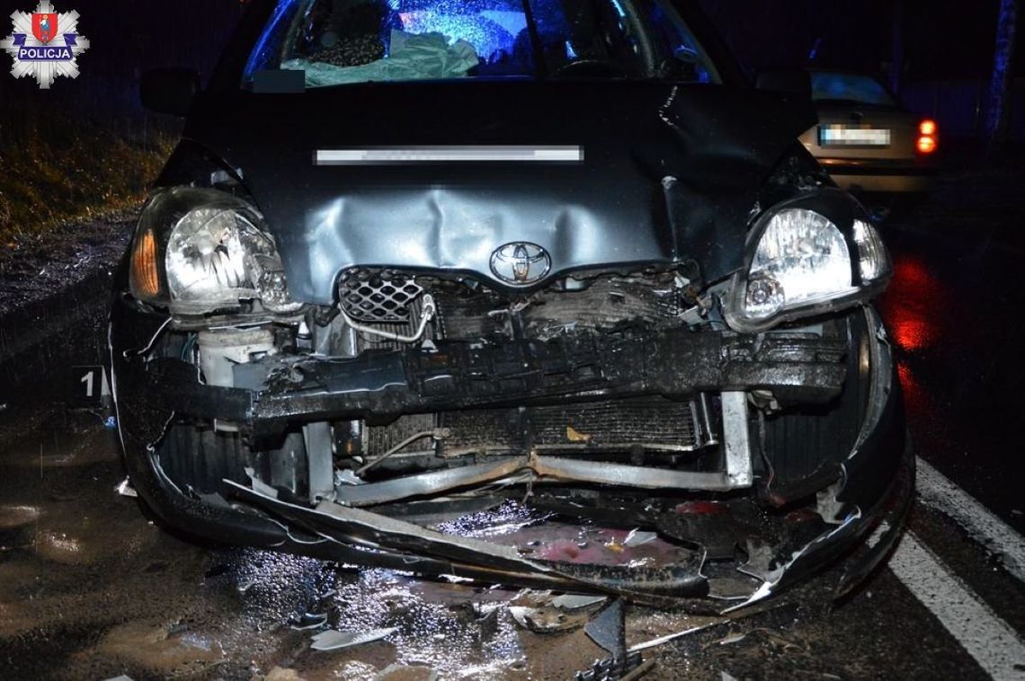 W miejscowości Szopinek (w gminie Zamość) kierująca toyotą 70-latka uderzyła w jadący przed nią samochód.