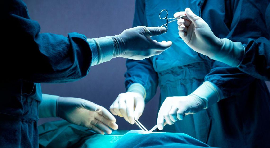 Coraz więcej szpitali alarmuje, że musi przenieść zaplanowane operacje i zabiegi na przyszły rok.