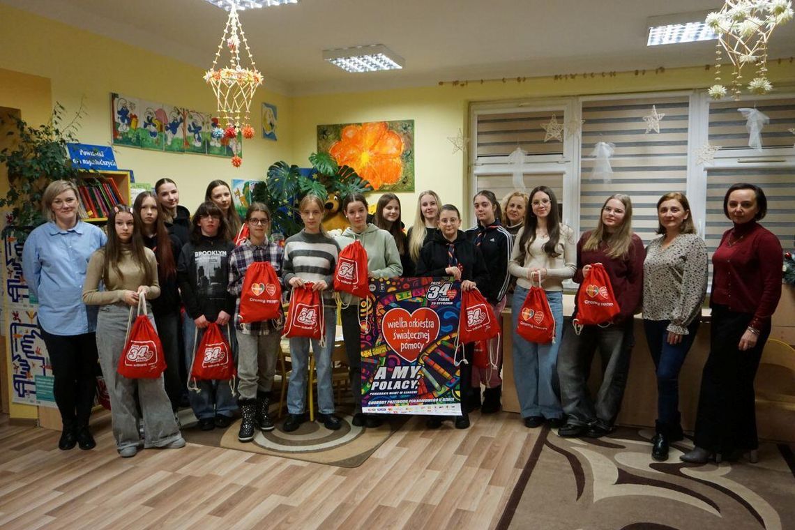 Sztab WOŚP w Suścu gotowy na 34. Finał. Sprawdź co szykuje na sobotę i niedzielę Sztab Wielkiej Orkiestry Świątecznej Pomocy w Suścu intensywnie przygotowywał się do 34. Finału WOŚP, który w tym roku odbywa się pod hasłem wsparcia dla dzieci z chorobami przewodu pokarmowego. Ostatnie dni to zarówno działania organizacyjne, jak i pierwsze wydarzenia towarzyszące zbiórce.