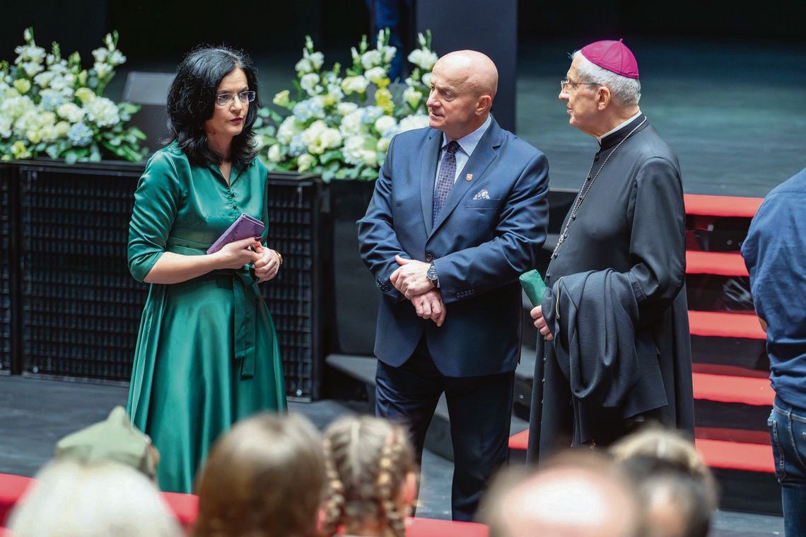 Prof. Sabina Bober, marszałek Jarosław Stawiarski i bp Mieczysław Cisło wykonują nieocenioną pracę w kwestii upamiętnień Żydów w województwie lubelskim.