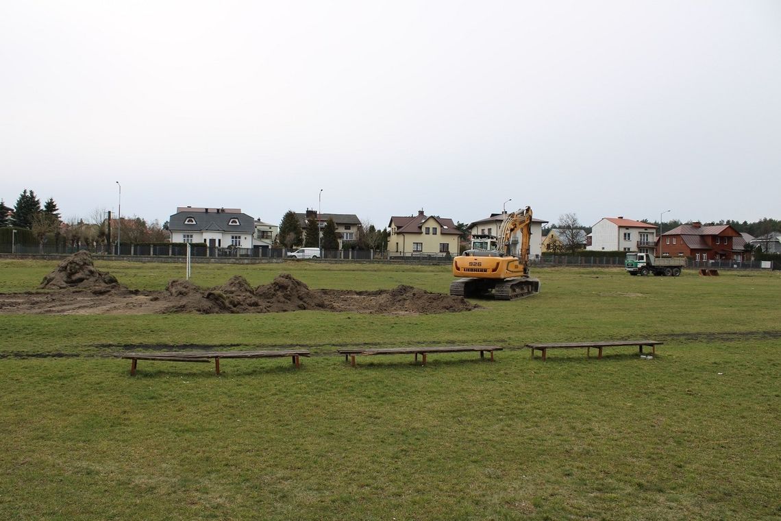 Plac budowy do realizacji Powiatowego Centrum Treningowego w Tomaszowie Lubelskim został przekazany wykonawcy 24 marca.