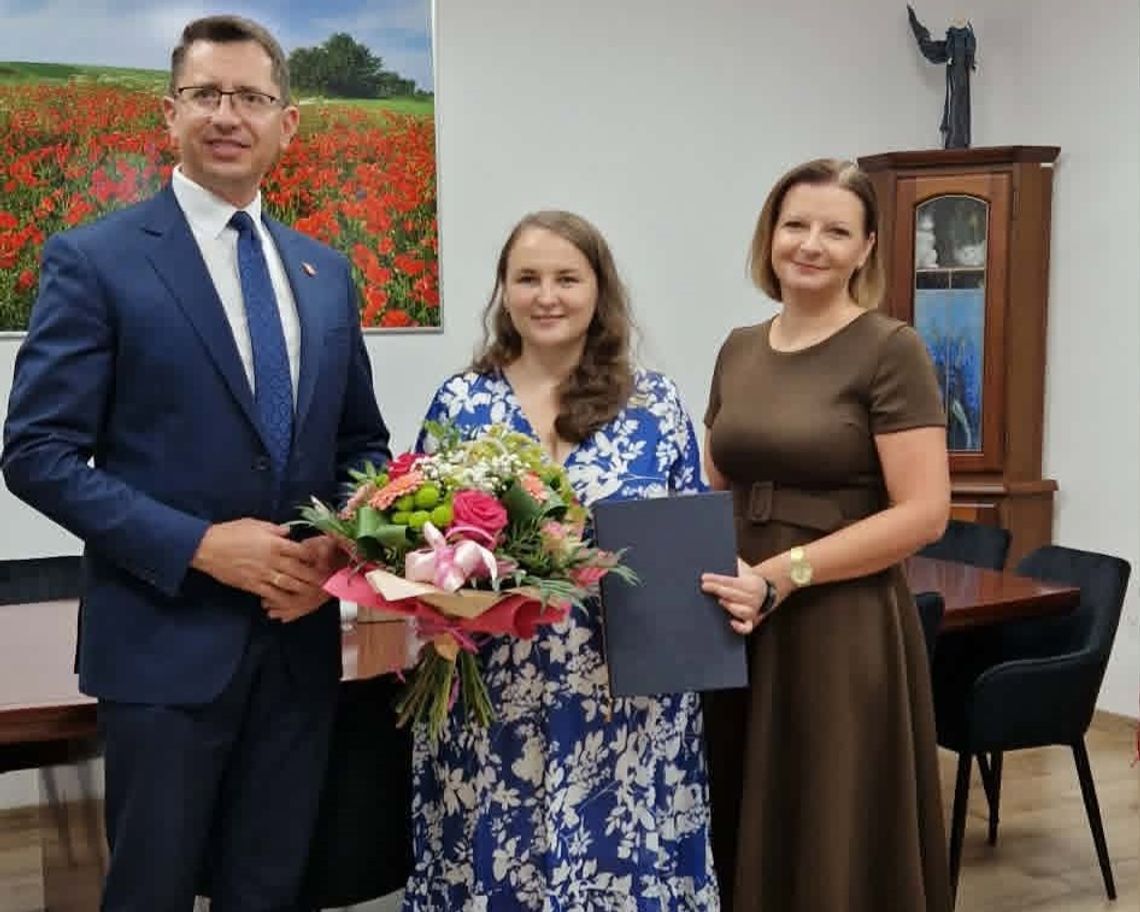 Katarzyna Kowalczuk, nauczycielka Szkoły Podstawowej im. kard. Stefana Wyszyńskiego w Telatynie, otrzymała akt nadania stopnia awansu zawodowego nauczyciela mianowanego.