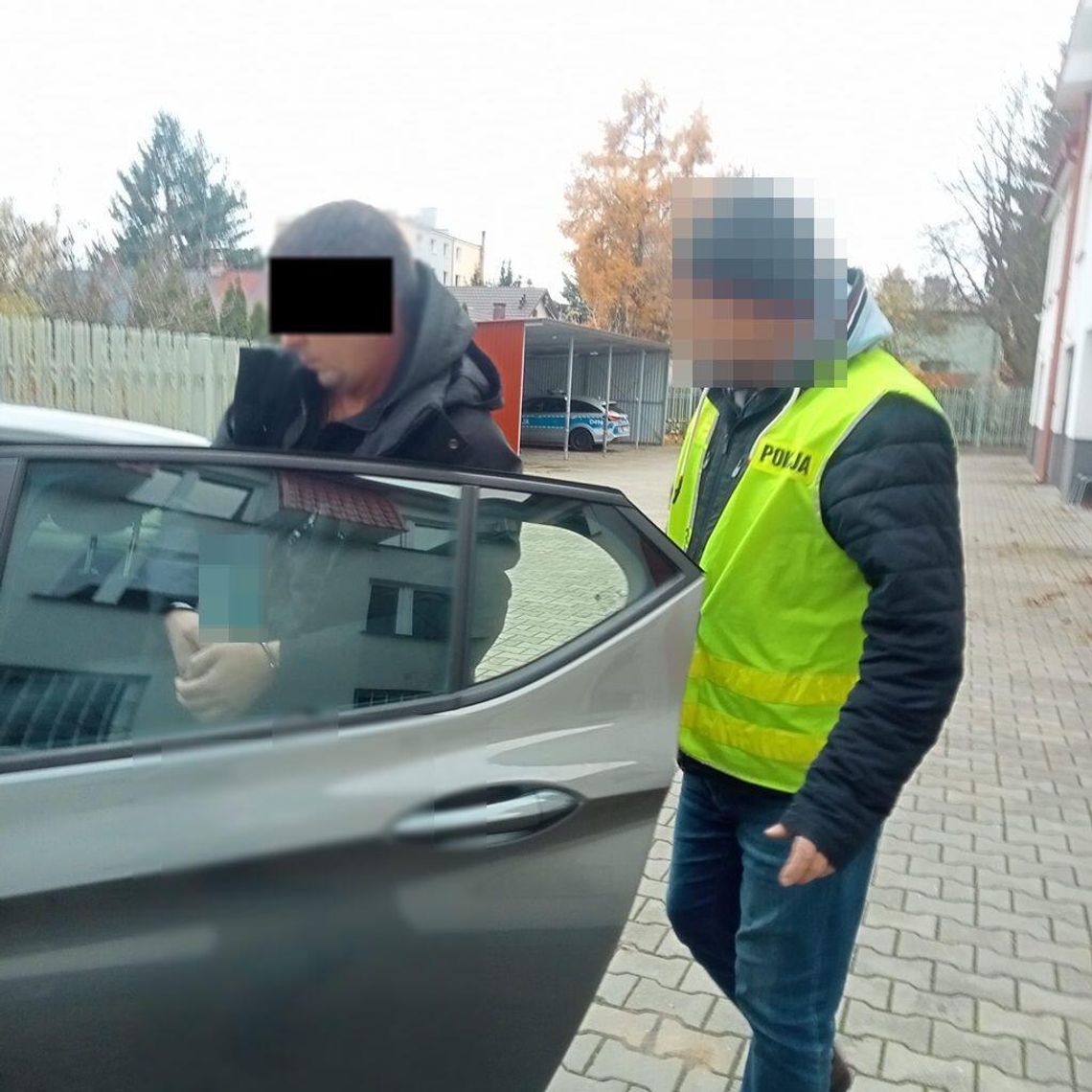 Terespol. Wjechał na terminal, mając ponad 2 promile alkoholu w organizmie Przeprowadzone badanie wykazało, że 43-latek ma w organizmie niemal 2 promile alkoholu. Mężczyzna trafił do policyjnego aresztu.