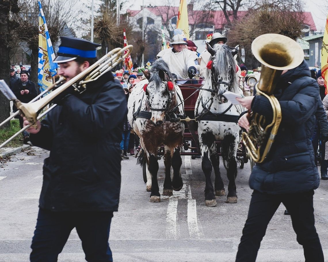 Tłumy na Orszaku Trzech Króli w Tomaszowie Lubelskim [ZDJĘCIA]