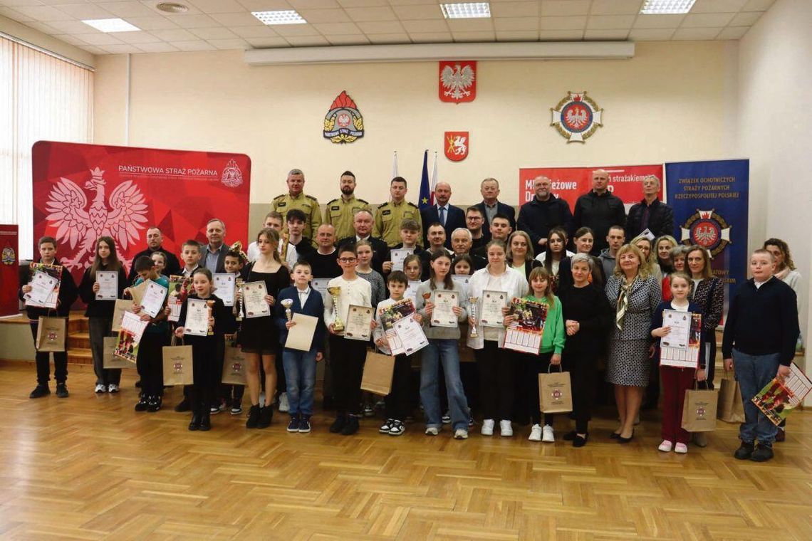 Uczestnicy eliminacji powiatowych Ogólnopolskiego Turnieju Wiedzy Pożarniczej. Fot. KP PSP Tomaszów Lub.