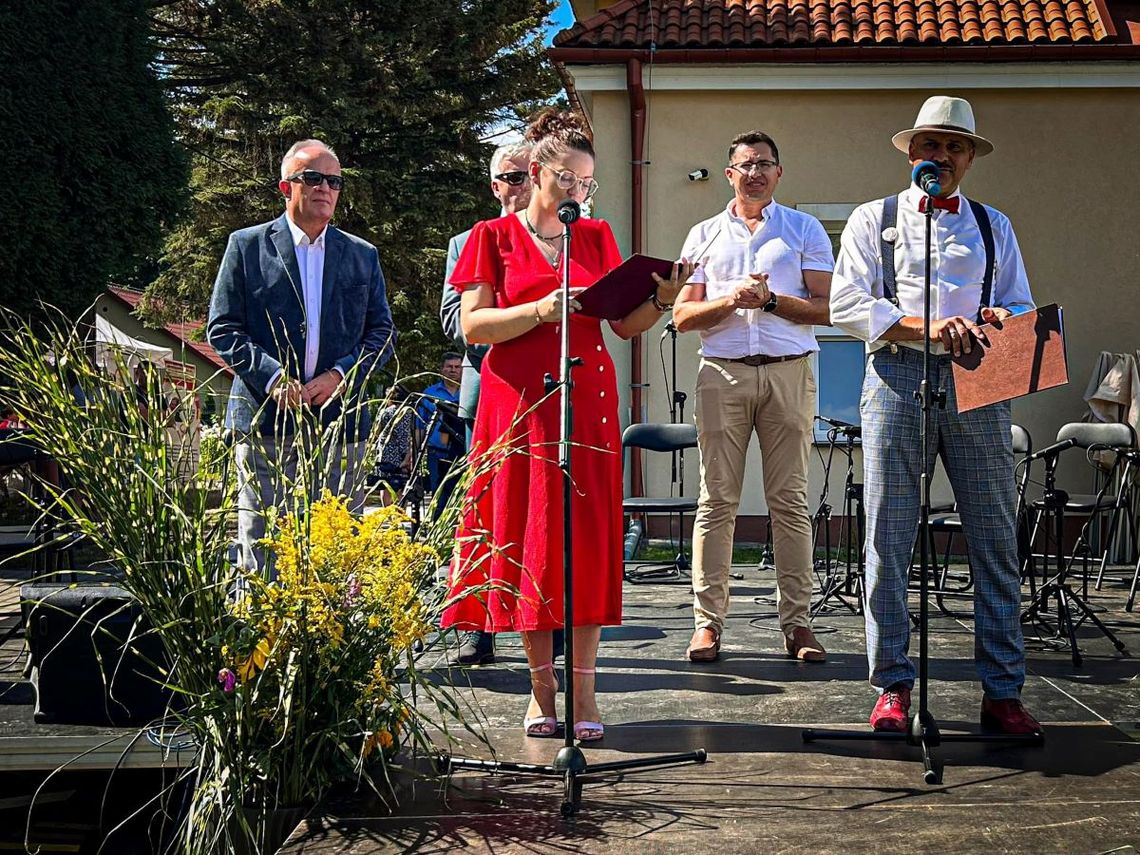 11 sierpnia przy Muzeum Regionalnym w Tomaszowie Lubelskim odbył się „Piknik Ku Pamięci Bohaterów”. Zebranych powitali starostowie, poseł Zieliński i samorządowcy z powiatu tomaszowskiego.