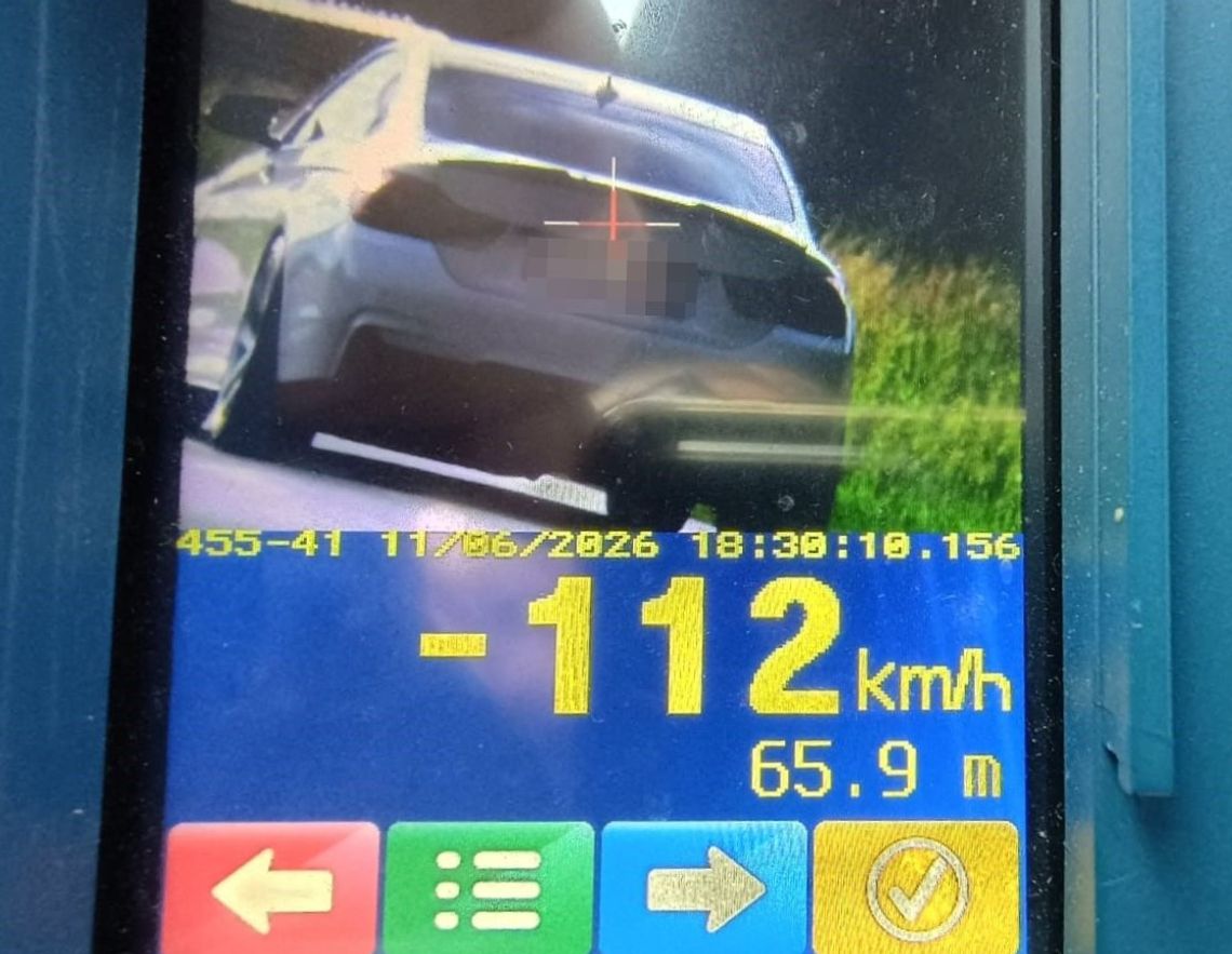 Tomaszów Lub.: Za szybkie BMW. Kierowca dostał wysoki mandat i stracił prawo jazdy Wysokim mandatem karnym i utratą prawa jazdy na 3 miesiące zakończył jazdę w jednej z miejscowości powiatu tomaszowskiego 35-letni kierujący z BMW.