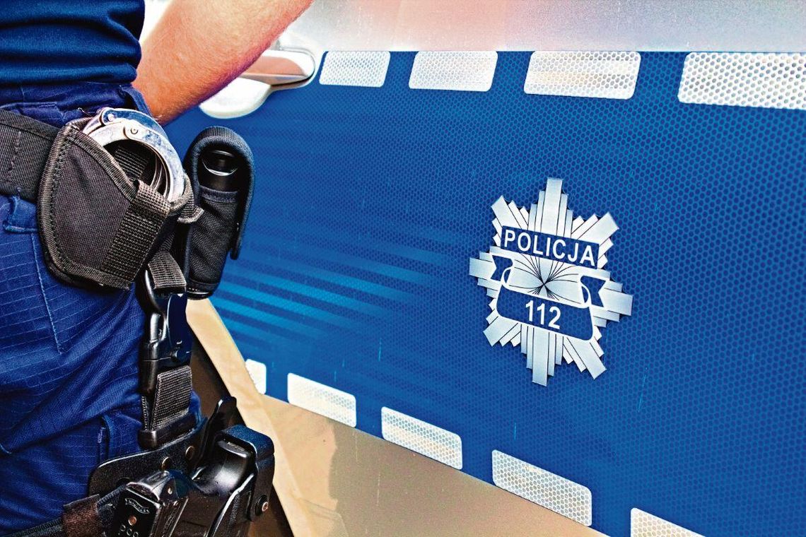 Tomaszów Lubelski: 37-latek podejrzany o gwałt trafił do aresztu! Pokrzywdzona ma 20 lat Grożąc, miał doprowadzić młodą kobietę do obcowania płciowego. Prokuratura Rejonowa w Tomaszowie Lubelskim prowadzi postępowanie w sprawie 37-latka podejrzanego o popełnienie gwałtu. Sąd postanowił go tymczasowo aresztować.