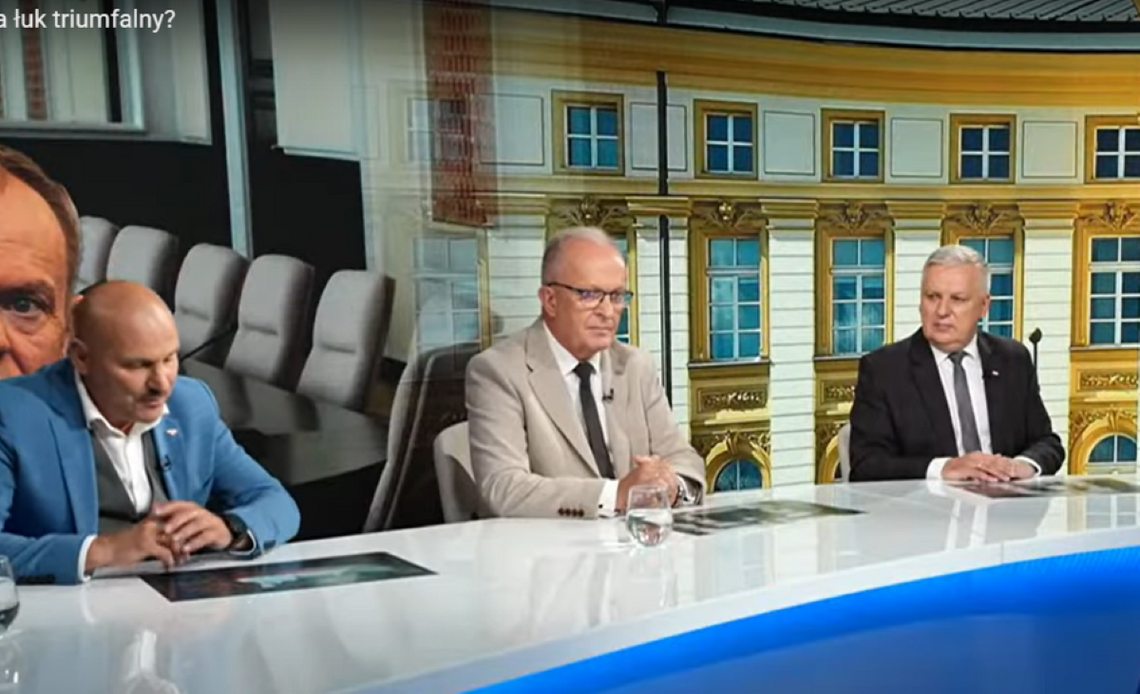 - Ten Łuk pokazuje prawdziwą Polską historię. Gdybyśmy nawet wiedzieli, że takie postępowanie prokuratorskie będzie miało miejsce, to ani o krok byśmy się nie cofnęli - mówił w telewizji poseł Tomasz Zieliński, wtórowali mu Henryk Karwan i Jarosław Korzeń.