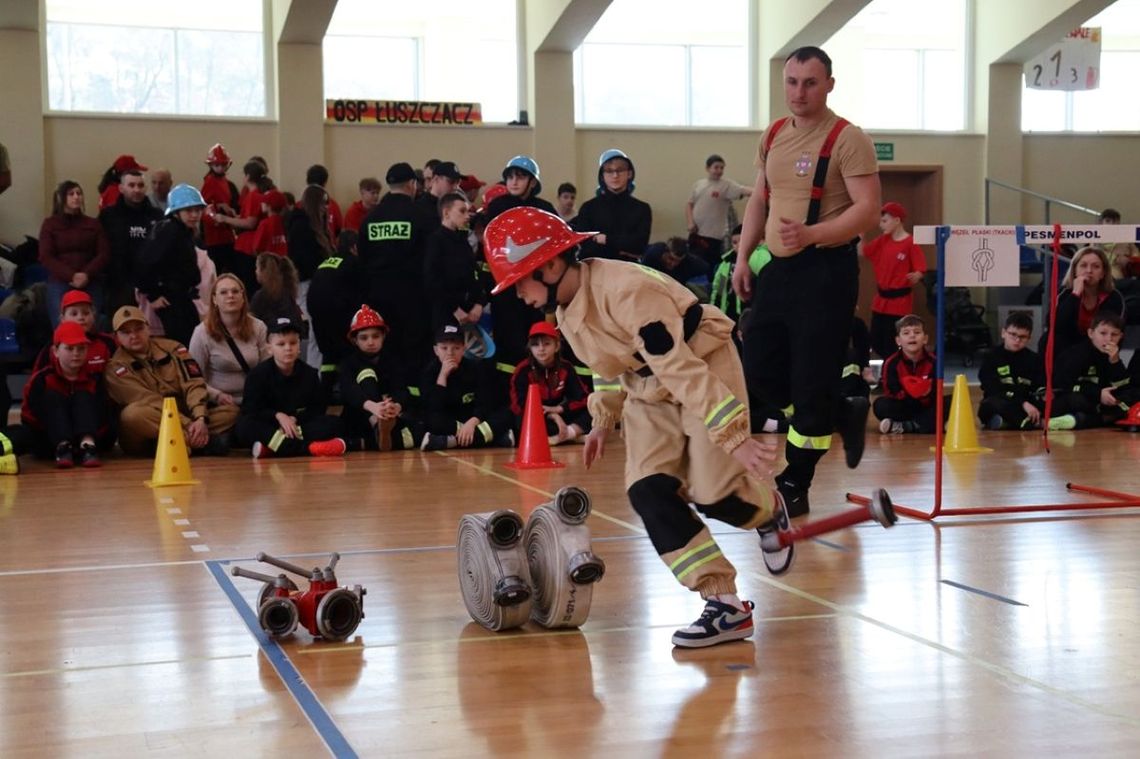 III Powiatowe Halowe Młodzieżowe Zawody Sportowo-Pożarnicze - Tomaszów Lubelski 2025. Fot. KP PSP i ZOP ZOSP RP