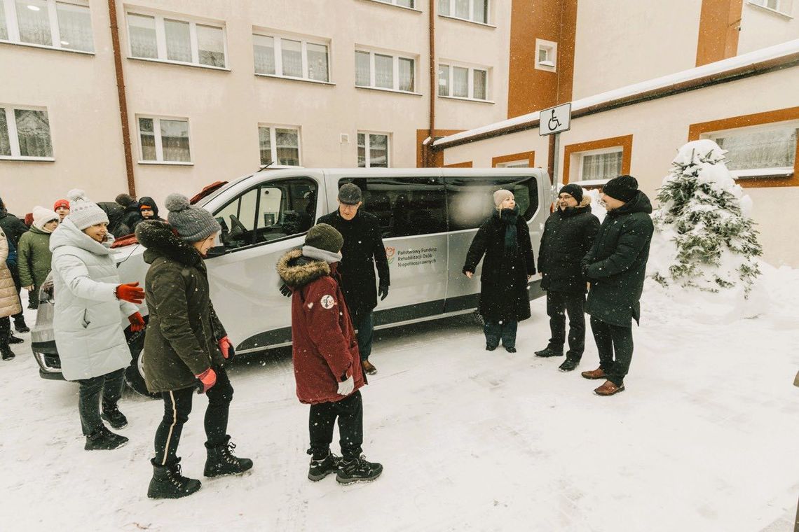 Specjalny Ośrodek Szkolno-Wychowawczy w Tomaszowie Lubelskim ma nowy, dziewięcioosobowy mikrobus.