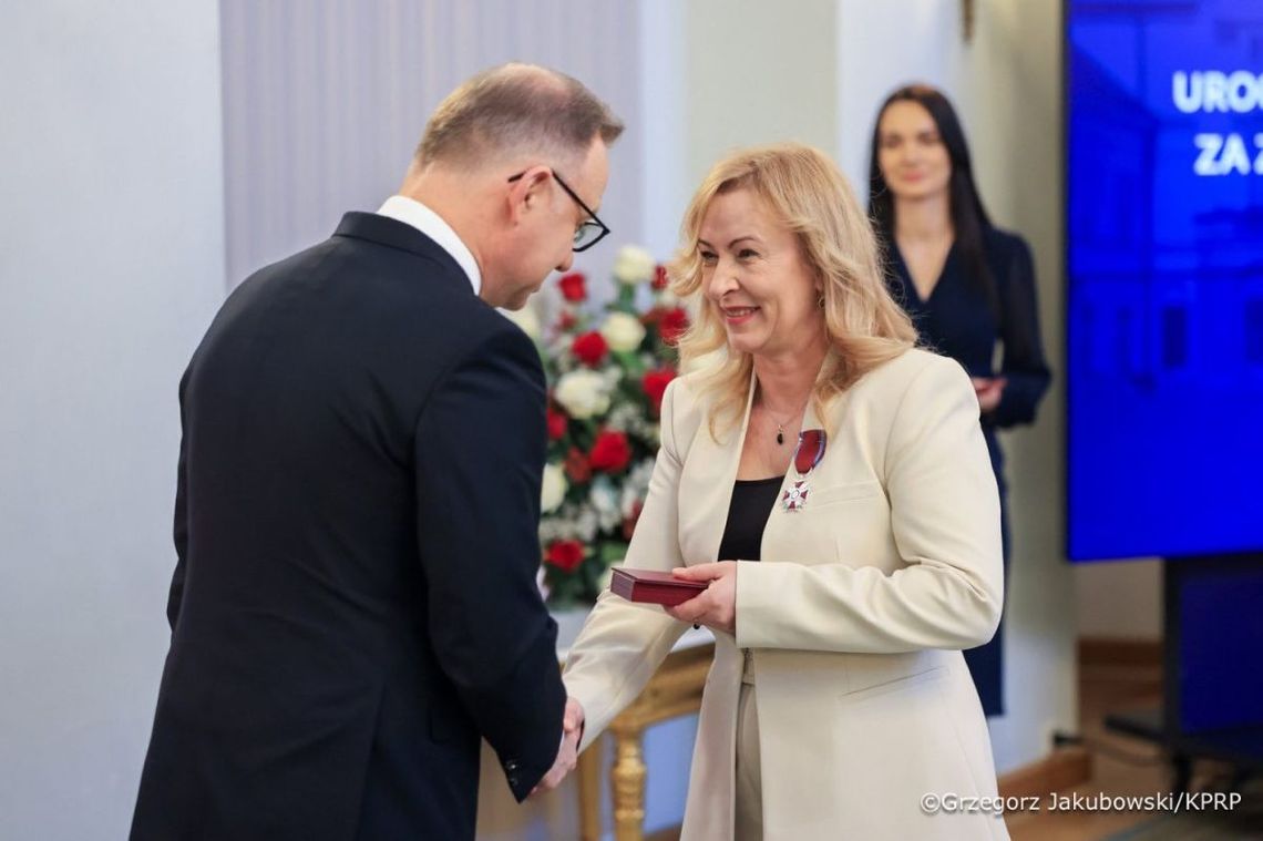 Ewelina Mróz została odznaczona Srebrnym Krzyżem Zasługi za wybitne zasługi na rzecz rozwoju ruchu Olimpiad Specjalnych w Polsce. Fot. Grzegorz Jakubowski/KRPR