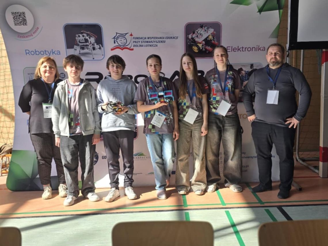 Uczniowie z Tomaszowa brali udział w trzydniowym ogólnopolskim konkursie kuratoryjnym GGRobot w Leżajsku.